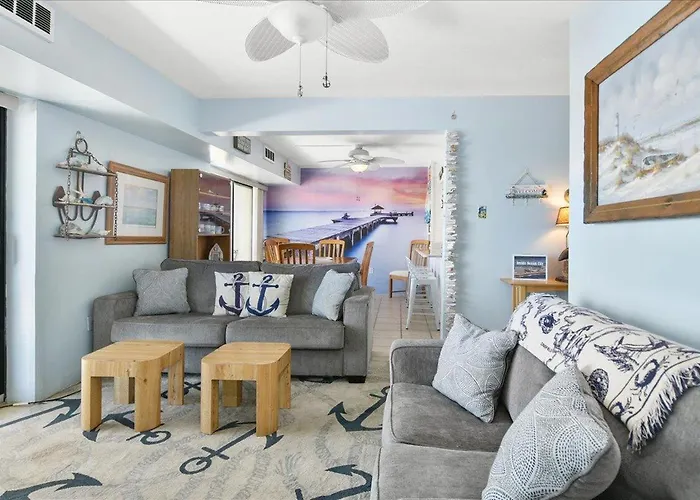 Fantastic Ocean View And Outdoor Pool, 1 Bedroom!