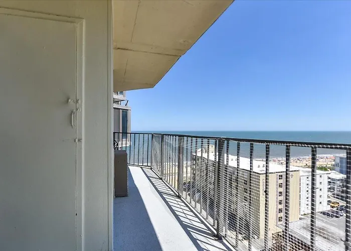 Fantastic Ocean View And Outdoor Pool, 1 Bedroom! *